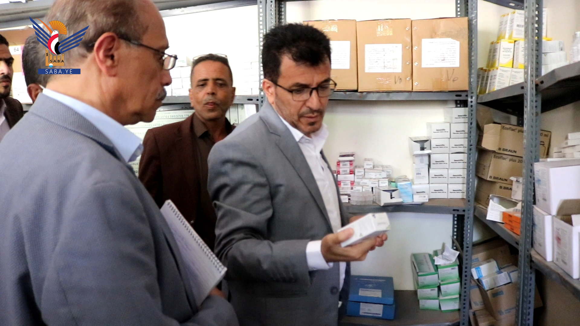 وزير الصحة يتفقد المرافق الصحية بمديريتي القفر والمخادر في إب
